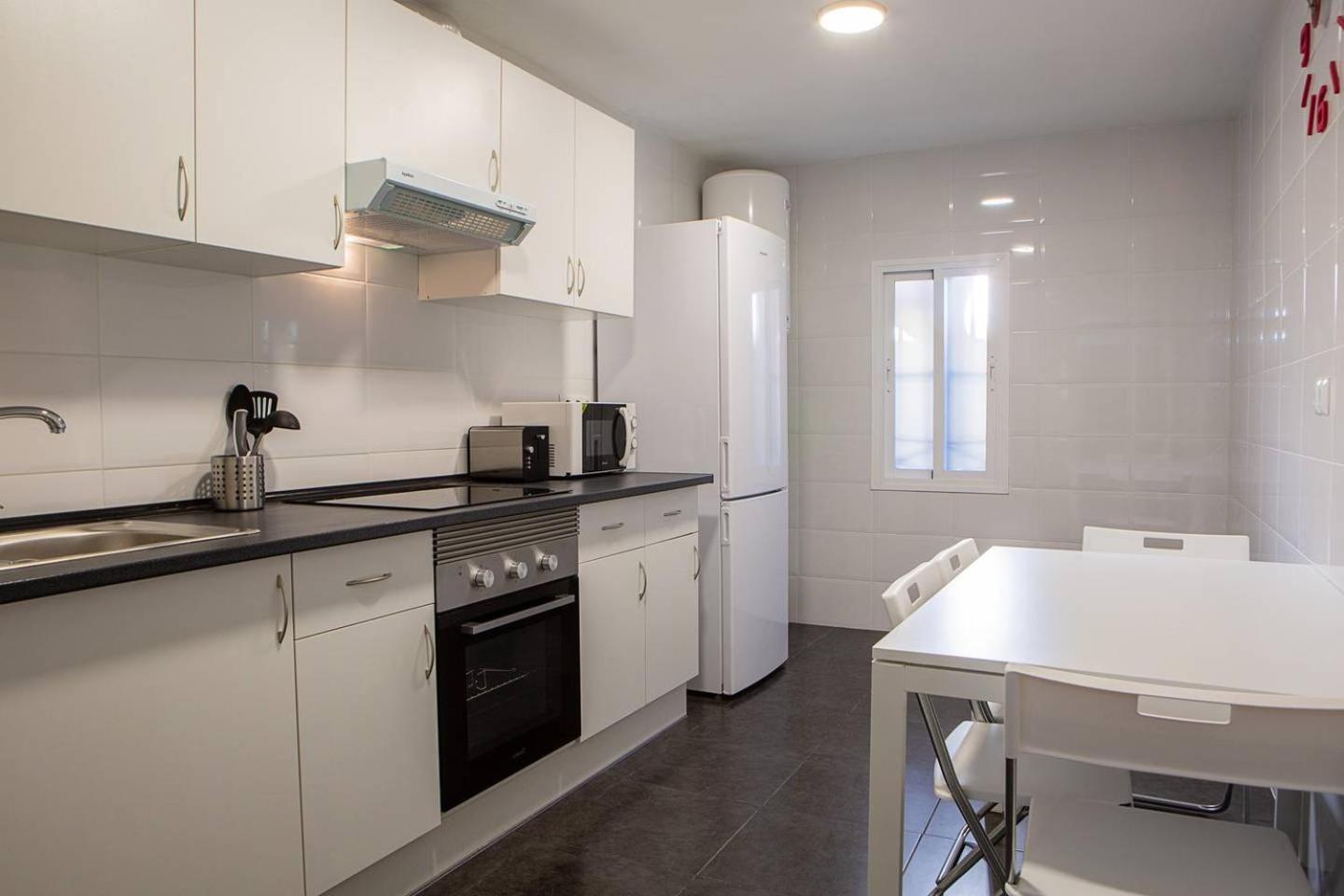Lovely 3 Bedroom Apartment Next To Fuencarral Madrid Luaran gambar